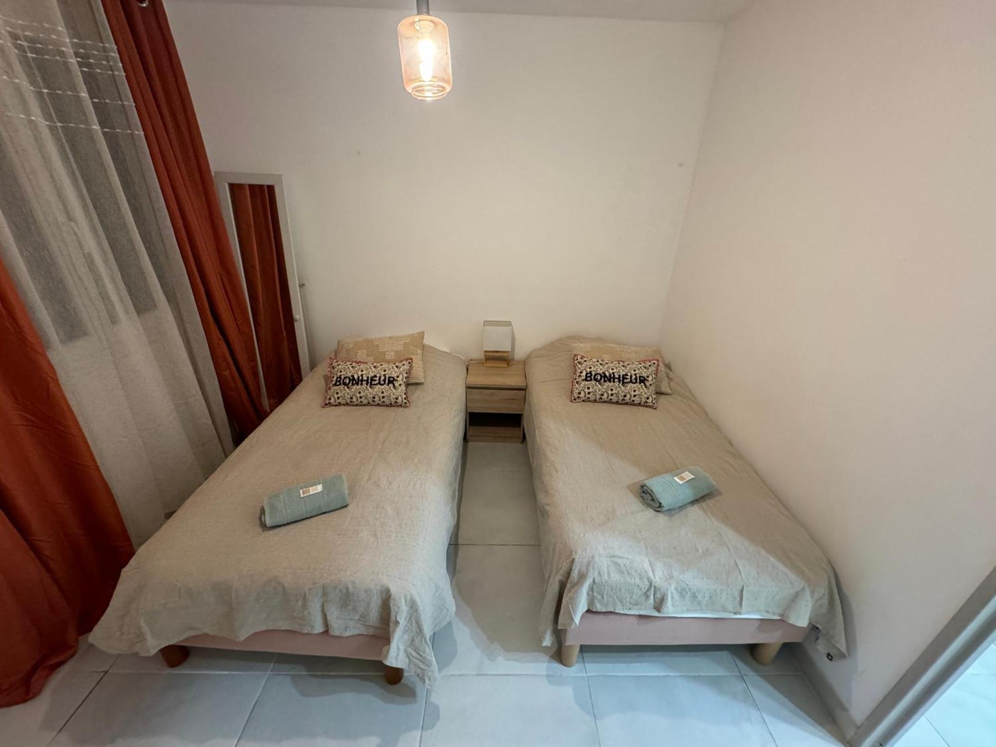 Maison 3Chambres ,Climatisee Nimes Bagian luar foto